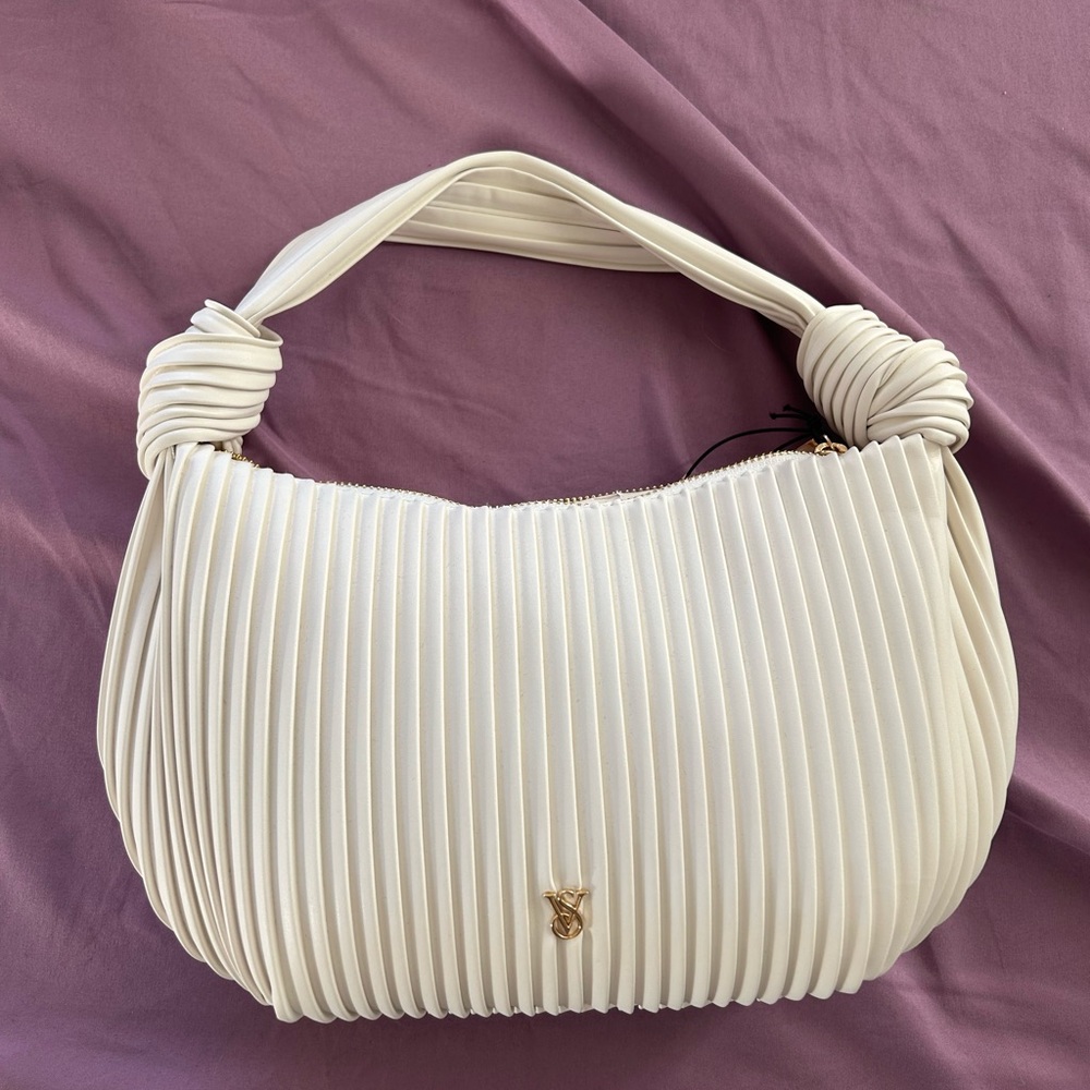 Elegant White Pleated Handbag